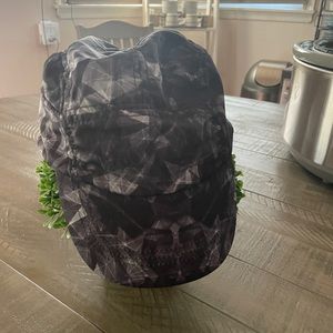 Sports hat with side zipper pocket / NEW just no tags